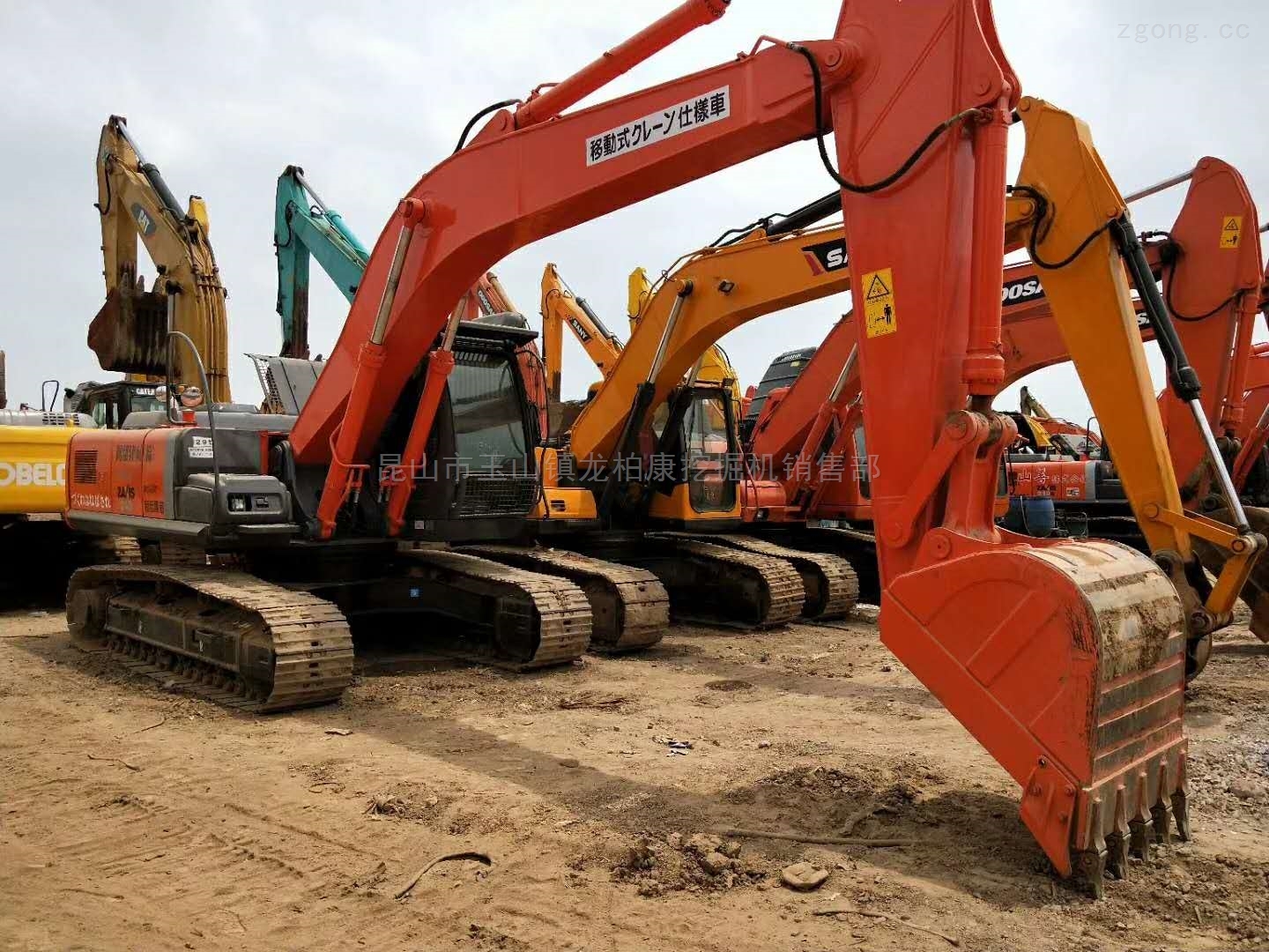 9成新二手挖掘机日立240中小型挖掘机